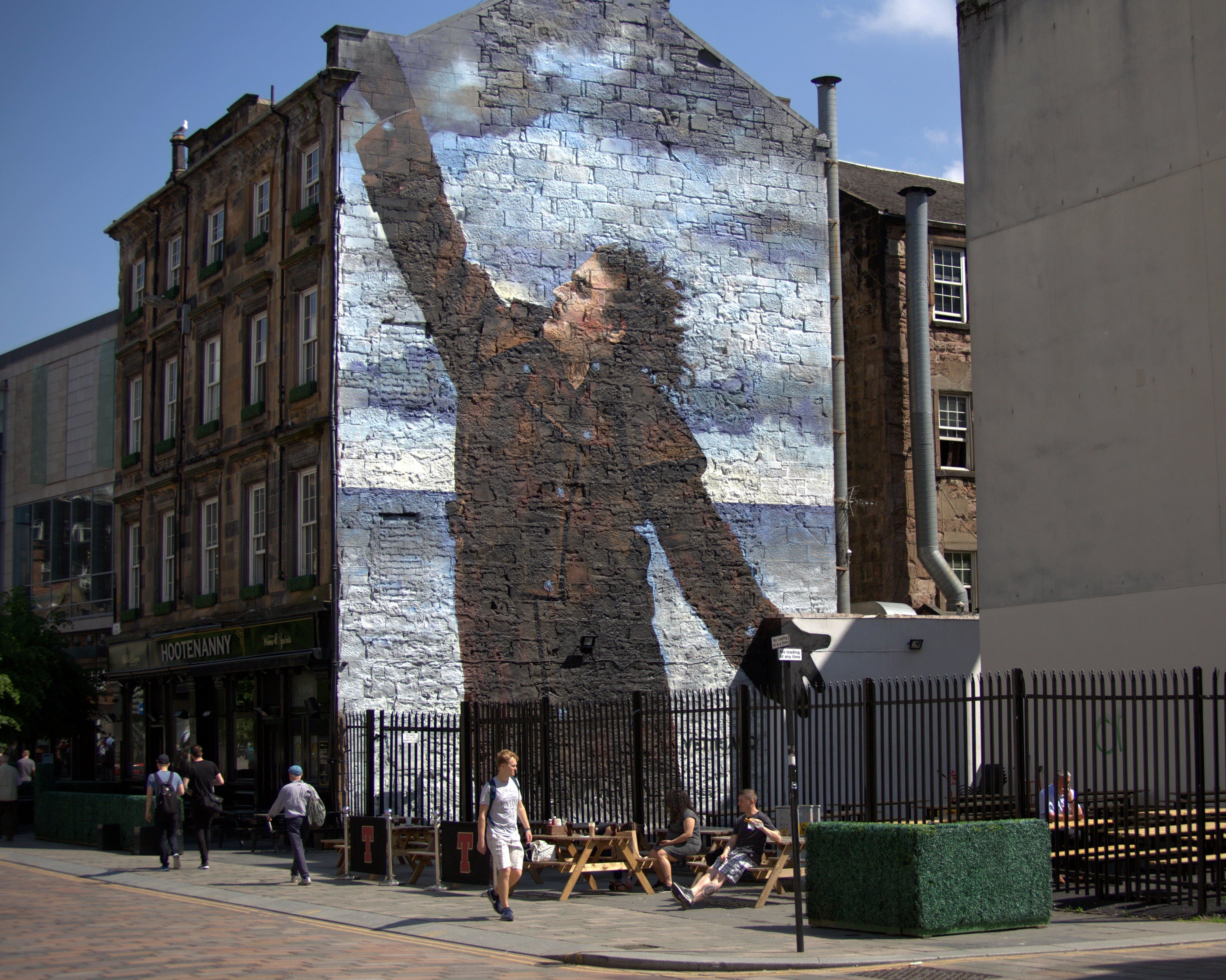 Jack Vettriano mural in Glasgow
